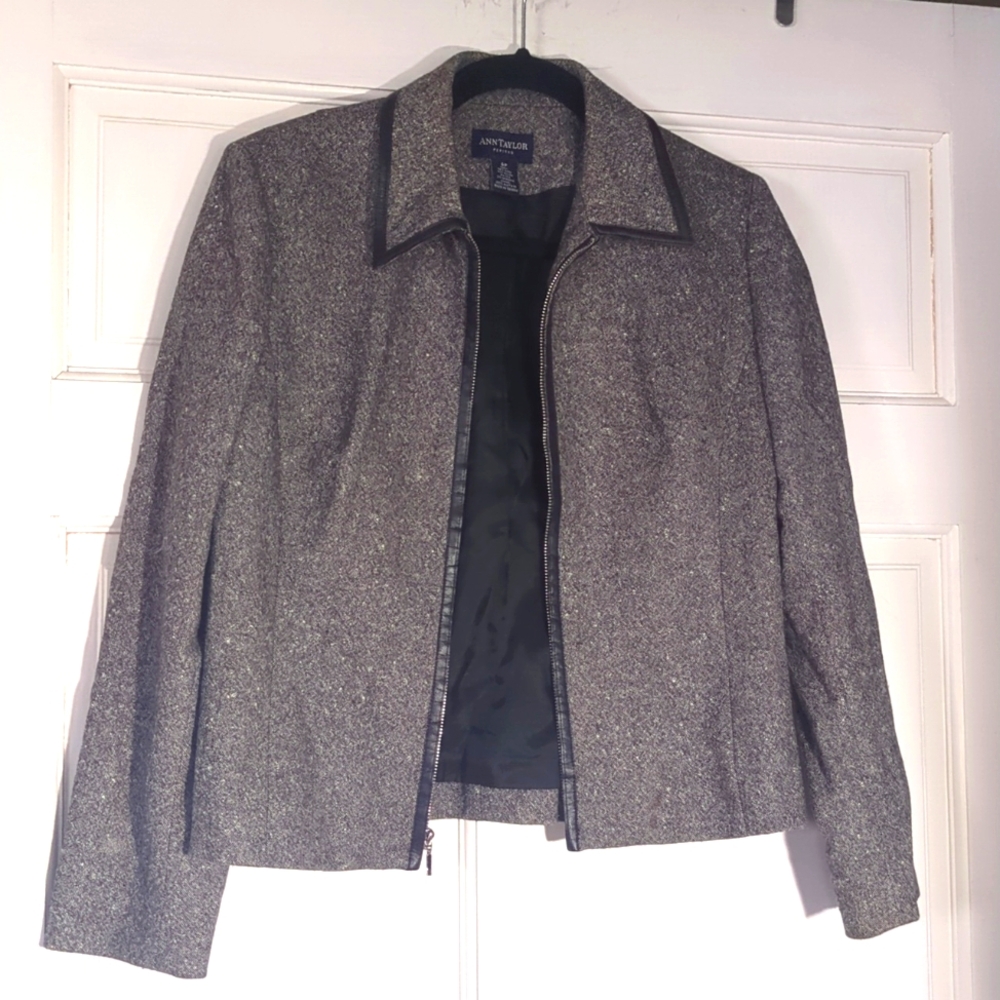 Beautiful Ann Taylor Lined Jacket Wool, Nylon, Silk & Spandex 6P